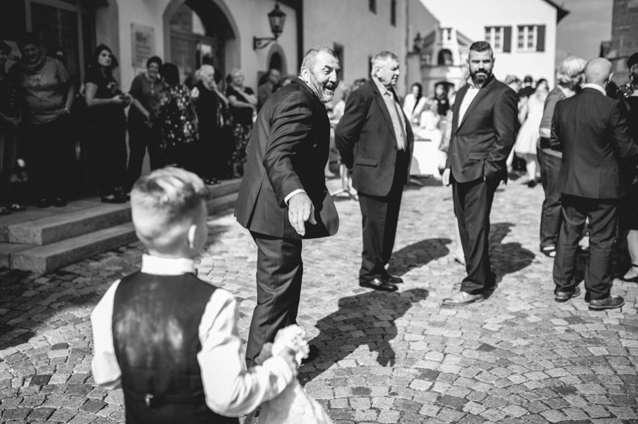 Spaetsommer Hochzeitsfotos Pflugsmuehle Heammerleinsmuehle Vintagewedding Ansbach Hochzeitsfotos Scheunenhochzeit Spiegelhof Fotografie 35