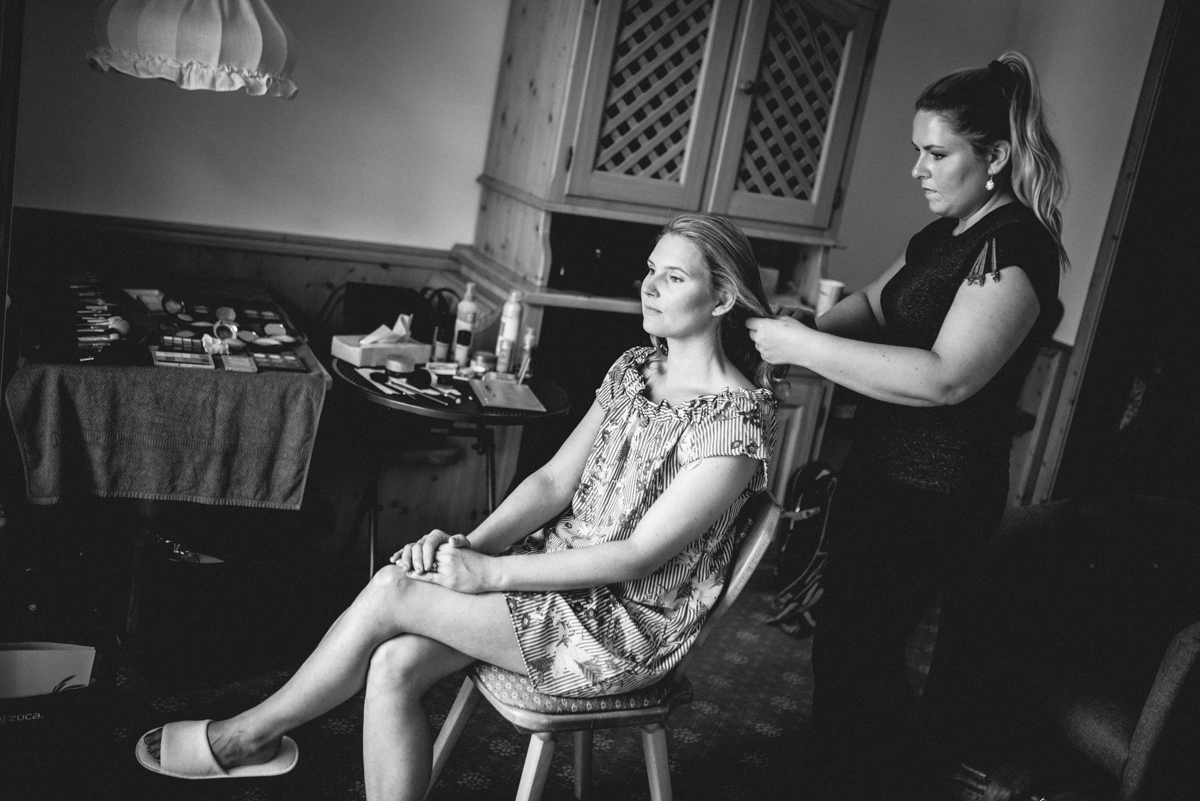 Dienstleister f&uuml;r das Brautstyling - Hochzeitsfotograf Ansbach - sch&ouml;ne Hochzeitsfotos in Gunzenhausen - Spiegelhof Fotografie